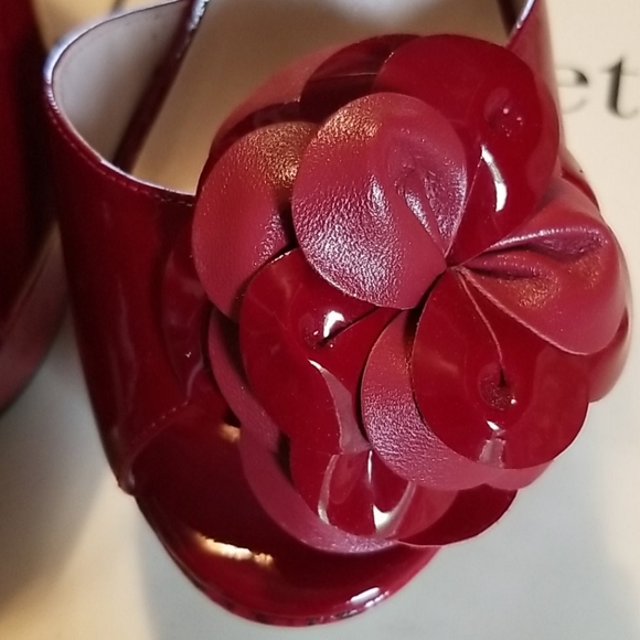 L.K.Bennett red edges floral shoe size 8-8 1/2 - Picture 5 of 11